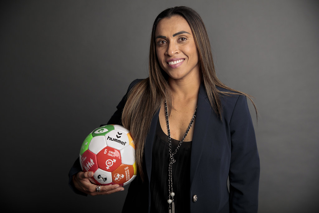 Para Todas as Meninas Que Amam o Futebol por Marta