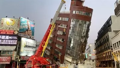 Taiwan: Vídeo flagra momento exato em que forte terremoto faz prédio tombar