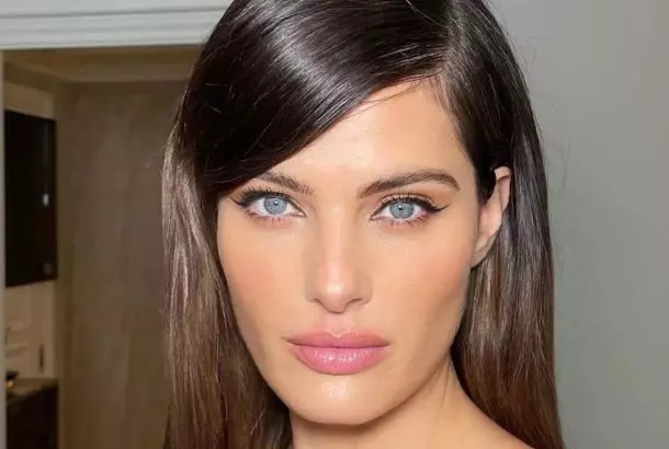 Isabeli Fontana diz que foi curada de doença por extraterrestres