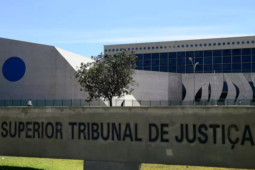 Corrupção Na Justiça - Autoridade está envolvida em venda de decisões ao STJ, diz Coaf