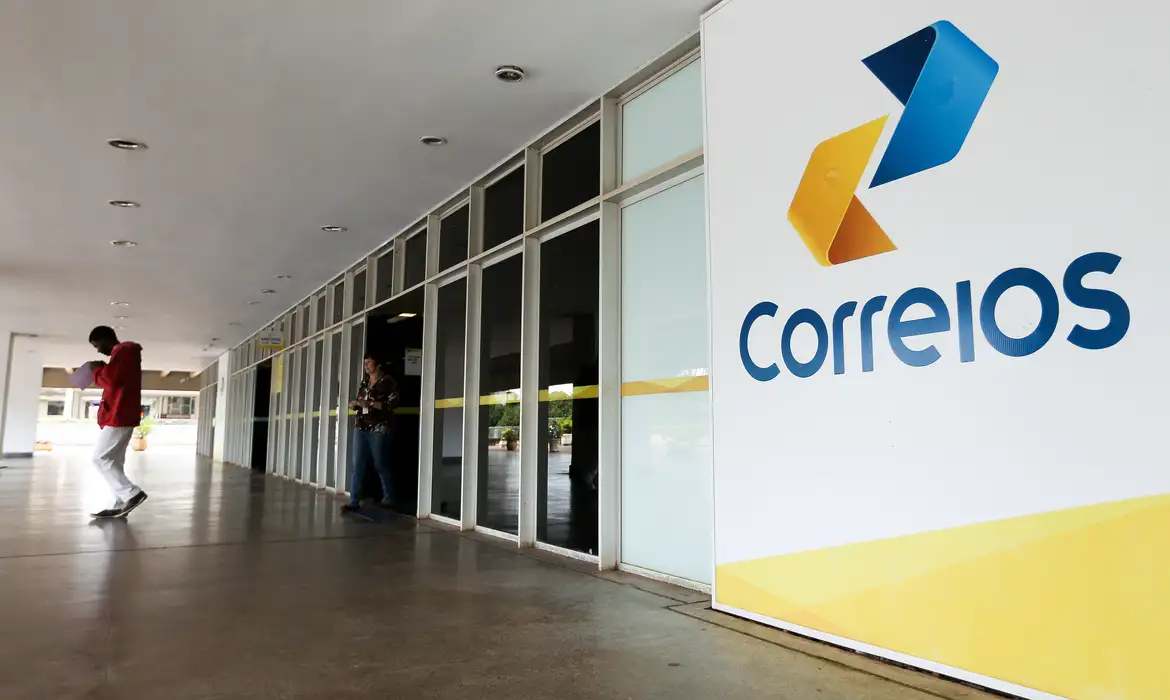 Correios abre concurso com 9,4 mil vagas; provas estão previstas para 15 de dezembro