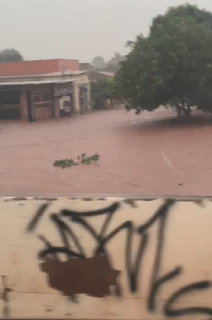 Prefeitura disponibiliza hotel para vítimas de temporal: Paranaíba sofre com 45 mm de chuva em 30 minutos e quase mil raios