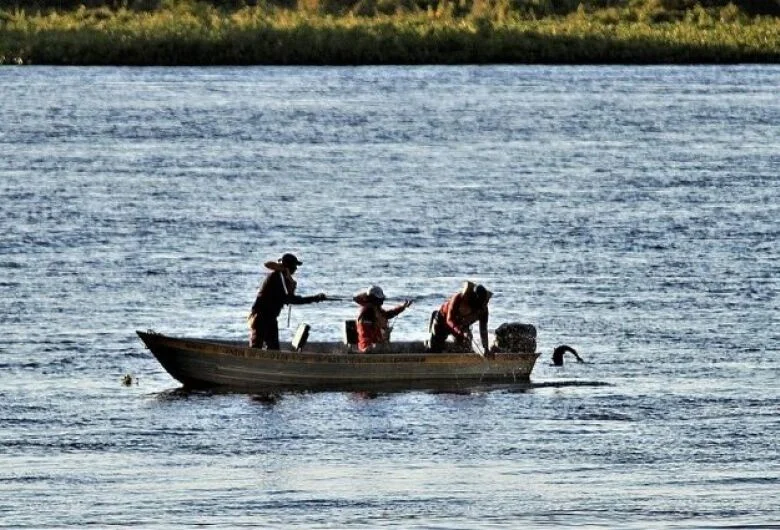 Deputados querem urgência para projeto que proíbe pesca, transporte e comercialização de peixes por anos em MS