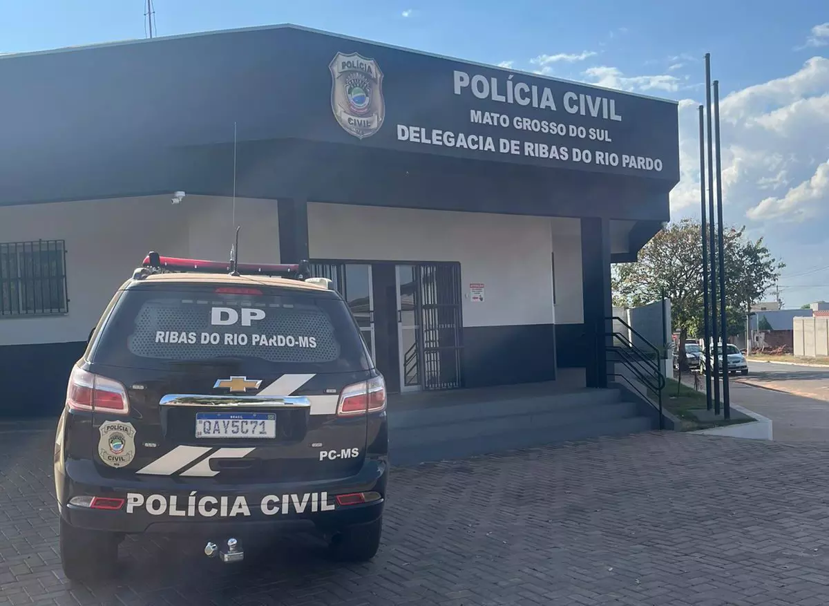 Homem é preso por ofensas racistas à namorada de amigo em Ribas do Rio Pardo