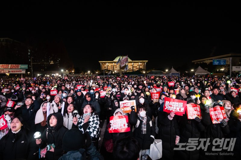 Coreia do Sul: as massas detiveram a tentativa de golpe de Estado