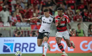 Líder do Brasileiro, Flamengo enfrenta Atlético-MG em Belo Horizonte