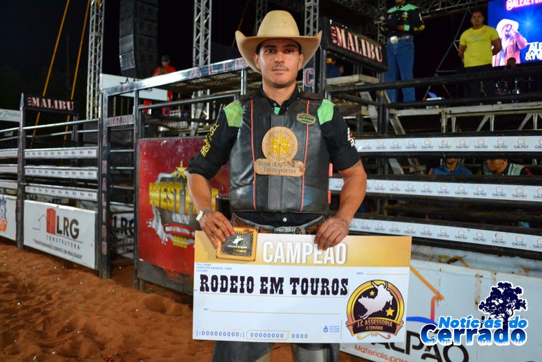 Peão de Ribas do Rio Pardo vence o Campeonato Mundial de Rodeio da PBR –  FUNDESPORTE