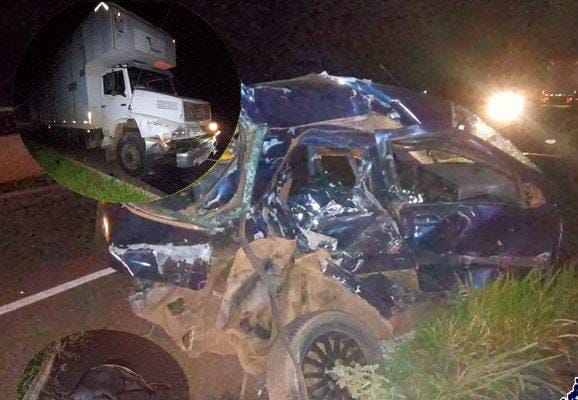 Três morrem na BR 262 em Ribas após carro bater em anta e invadir pista contrária