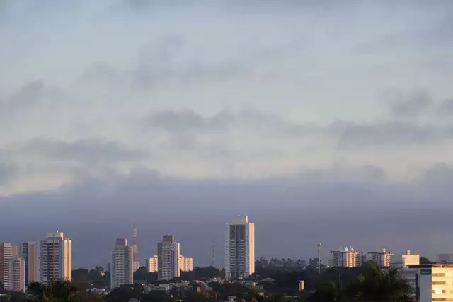 Quarta-feira será de tempo quente e previsão de chuvas típicas de verão em MS