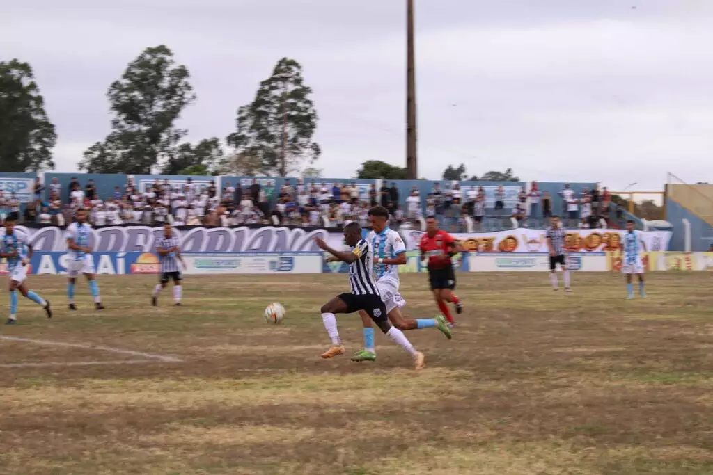 Com empate no agregado, Operário elimina Ivinhema nos pênaltis