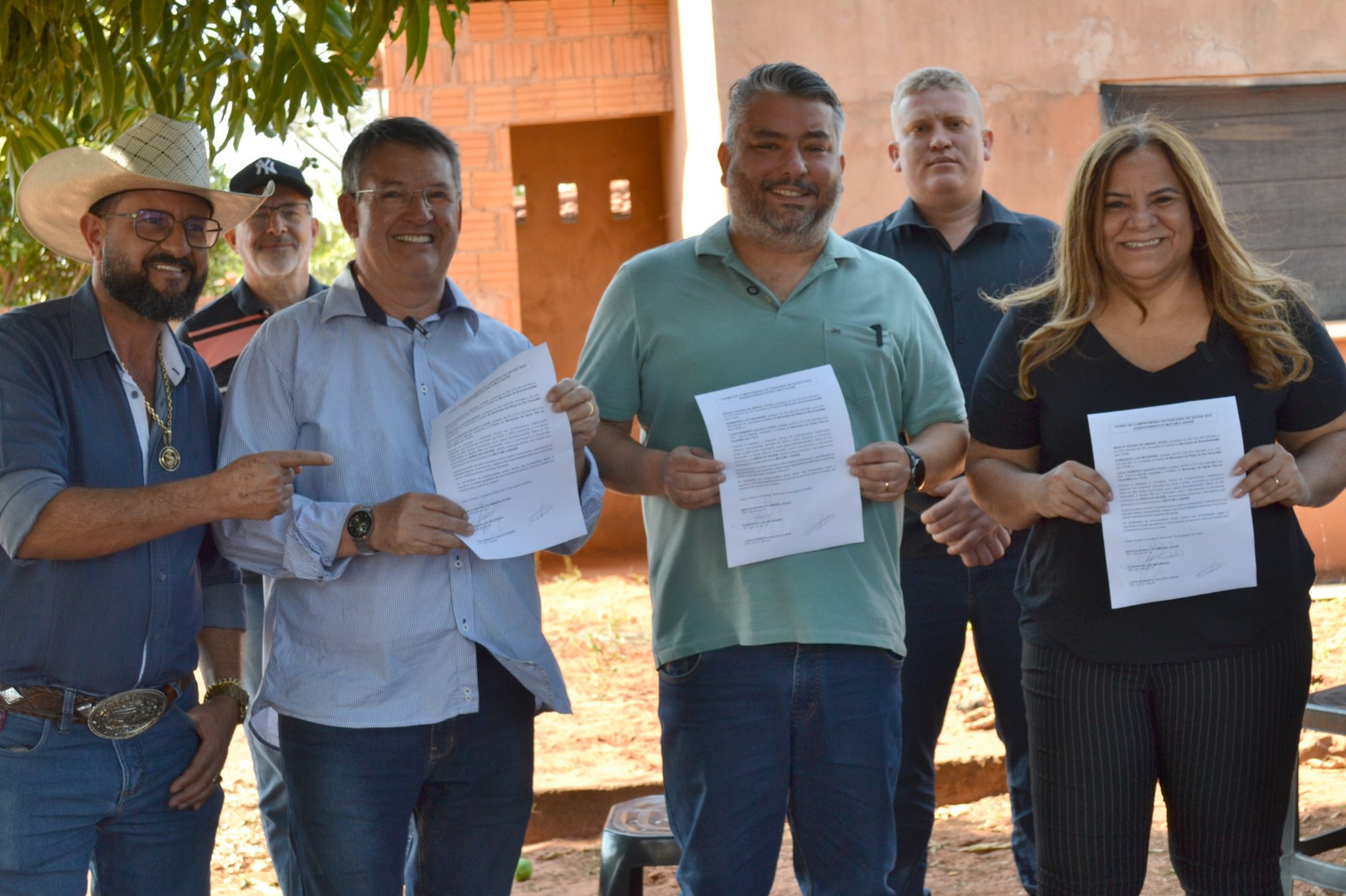 Candidatos tucanos de três municípios assinam termo de compromisso para levar saúde aos assentamentos Mutum e Avaré