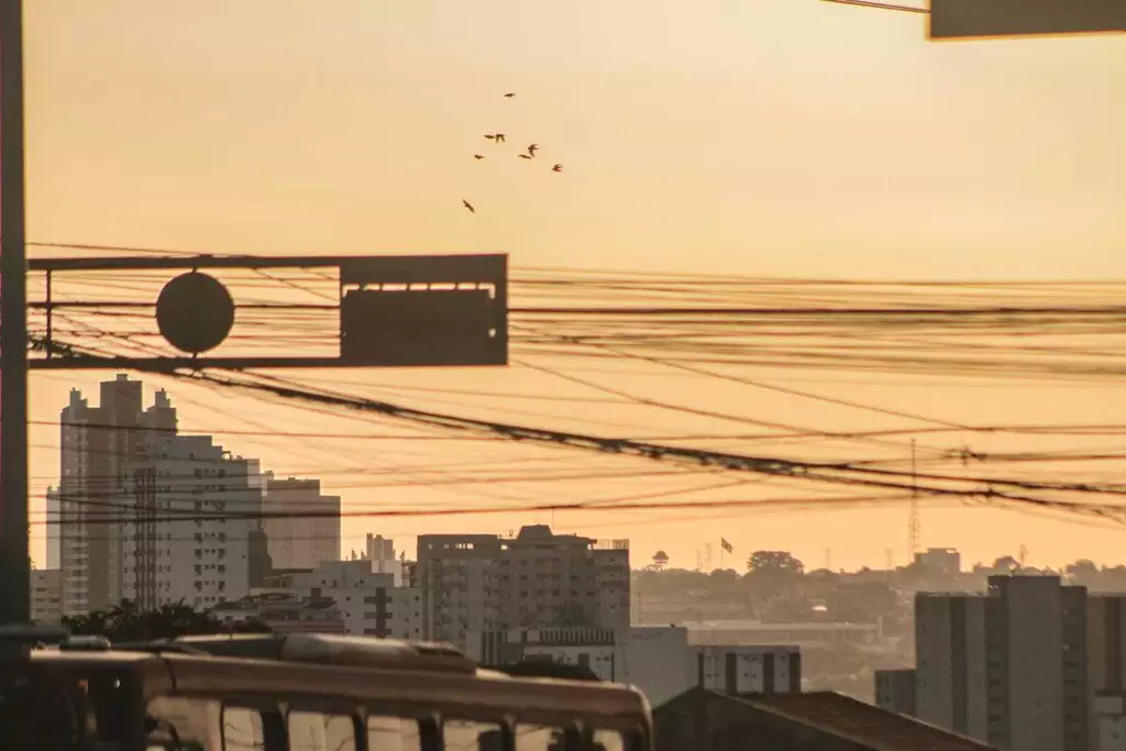 Quarta-feira tem máxima de 33ºC e possibilidade de chuva em MS