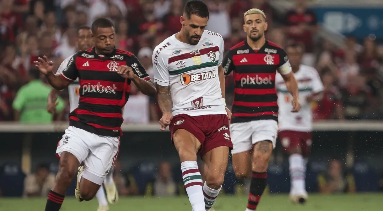 Flamengo elimina Fluminense e chega à sexta final do Carioca consecutiva