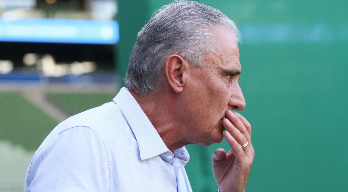 Tite critica cusparada de torcedor do Palmeiras: “Muito feio, cara”; veja