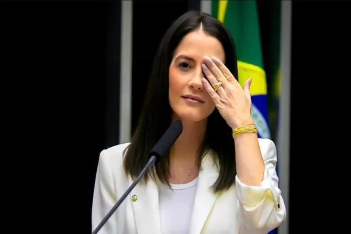 Herdeiros da deputada Amália Barros receberão mais de R$ 1 milhão de parlamentares; entenda