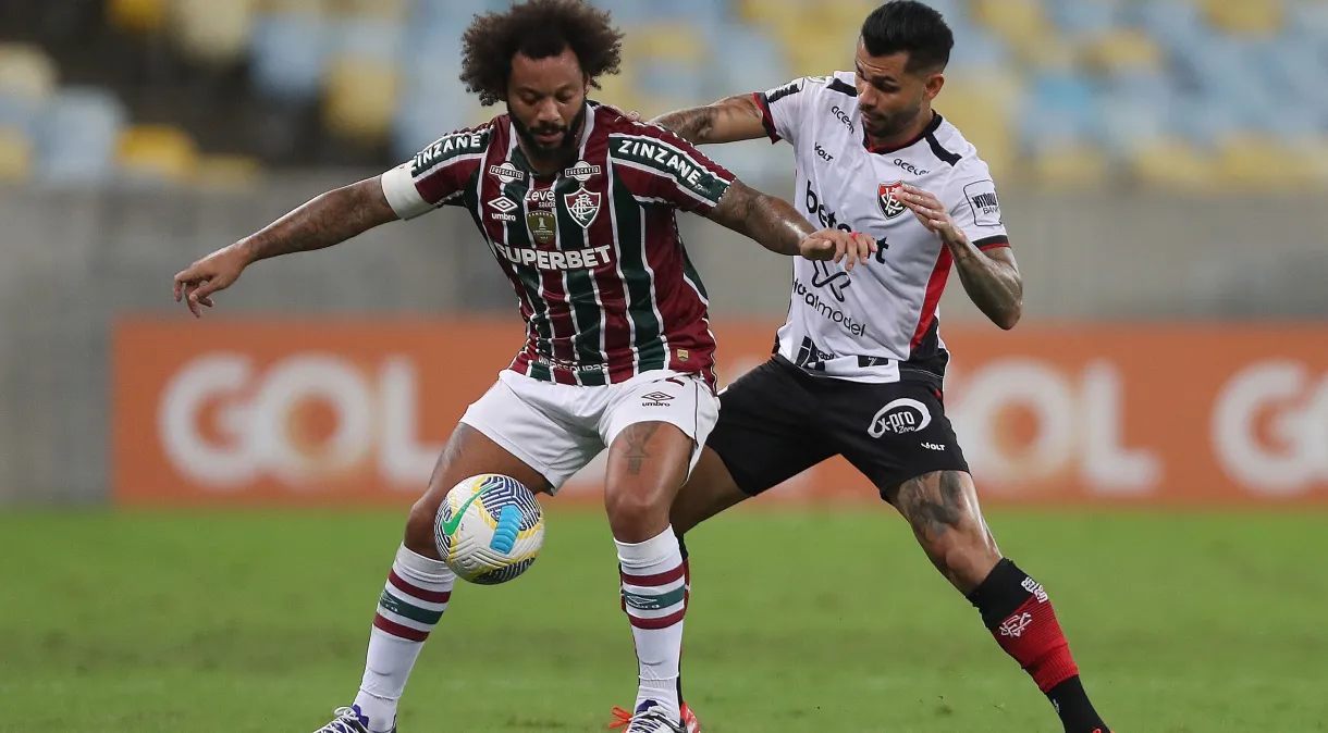 Sem Diniz, Fluminense perde para Vitória e afunda na lanterna; Leão deixa o Z4