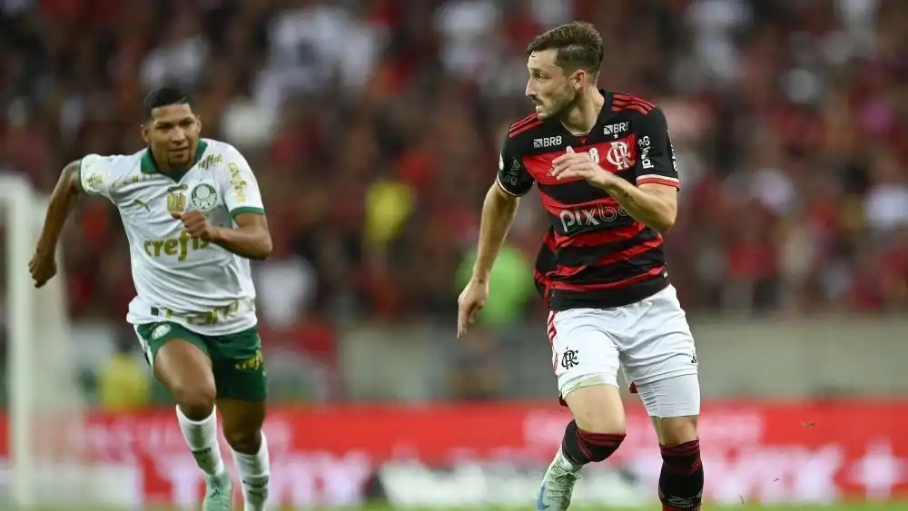 Everton Cebolinha e Viña, do Flamengo, passarão por cirurgias; saiba detalhes