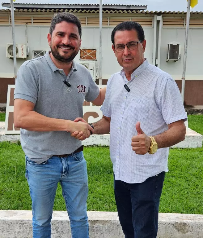 Deputado Jean Mendonça vistoria obras de novas salas de aula em Rolim de Moura