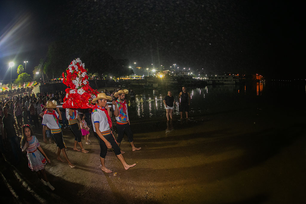 Banho de São João exalta protagonismo dos festeiros em Corumbá