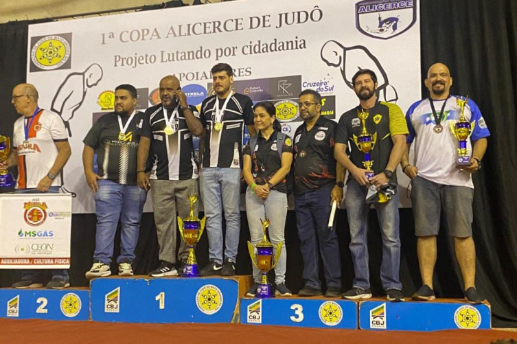 Atletas da APE faturam medalhas em etapa do Circuito Estadual de Judô