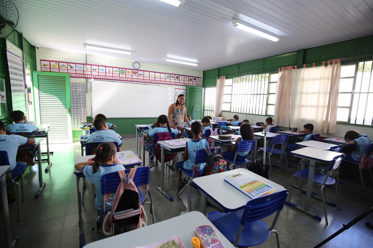 MEC orienta escolas para lidarem com queimadas e poluição do ar