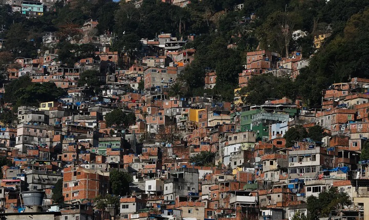 Quase 16,4 milhões de pessoas moram em favelas no Brasil, revela Censo