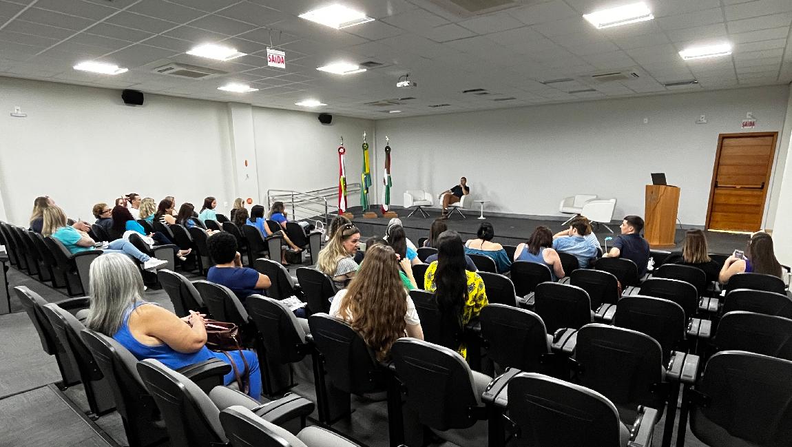 Jaraguá do Sul encerra Encontros de Conselheiros Tutelares com palestra do Promotor Rafael Meira Luz