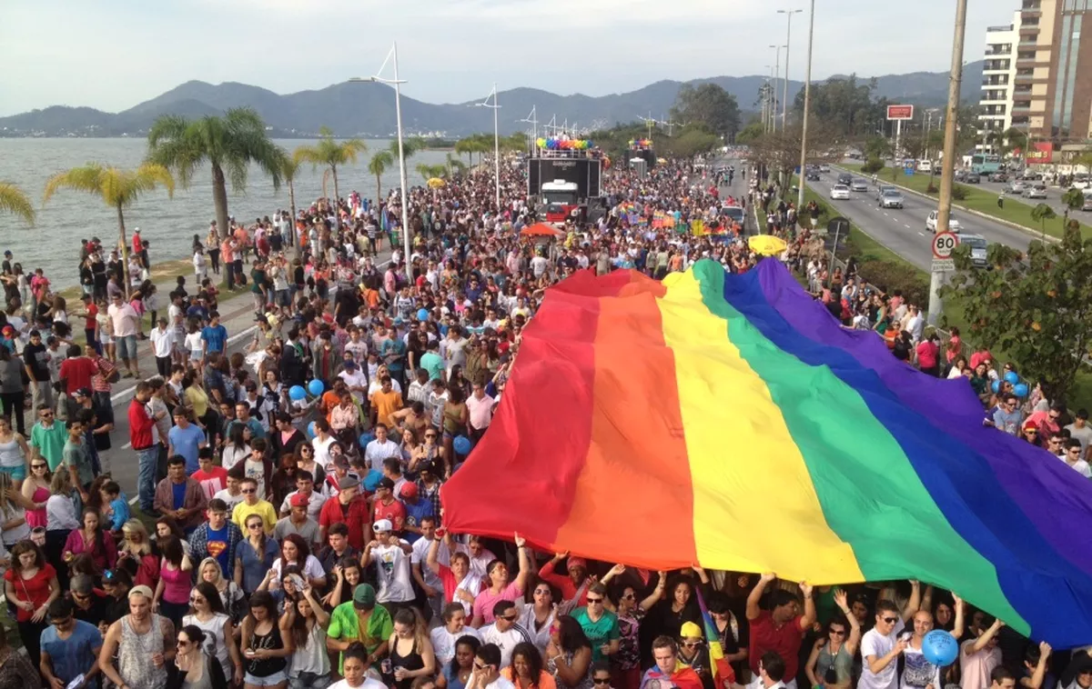 Parada LGBTI+ de Florianópolis: maior evento LGBT+ de SC espera 100 mil pessoas no próximo domingo (17)