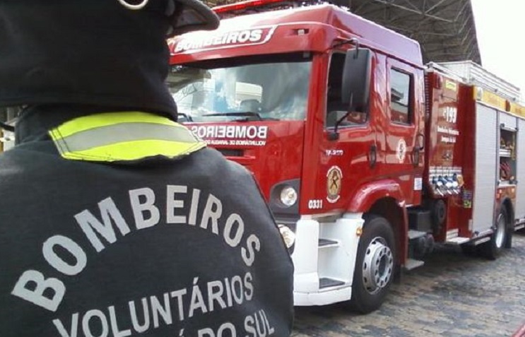 Princípio de incêndio em Jaraguá do Sul mobiliza bombeiros no bairro Vila Nova