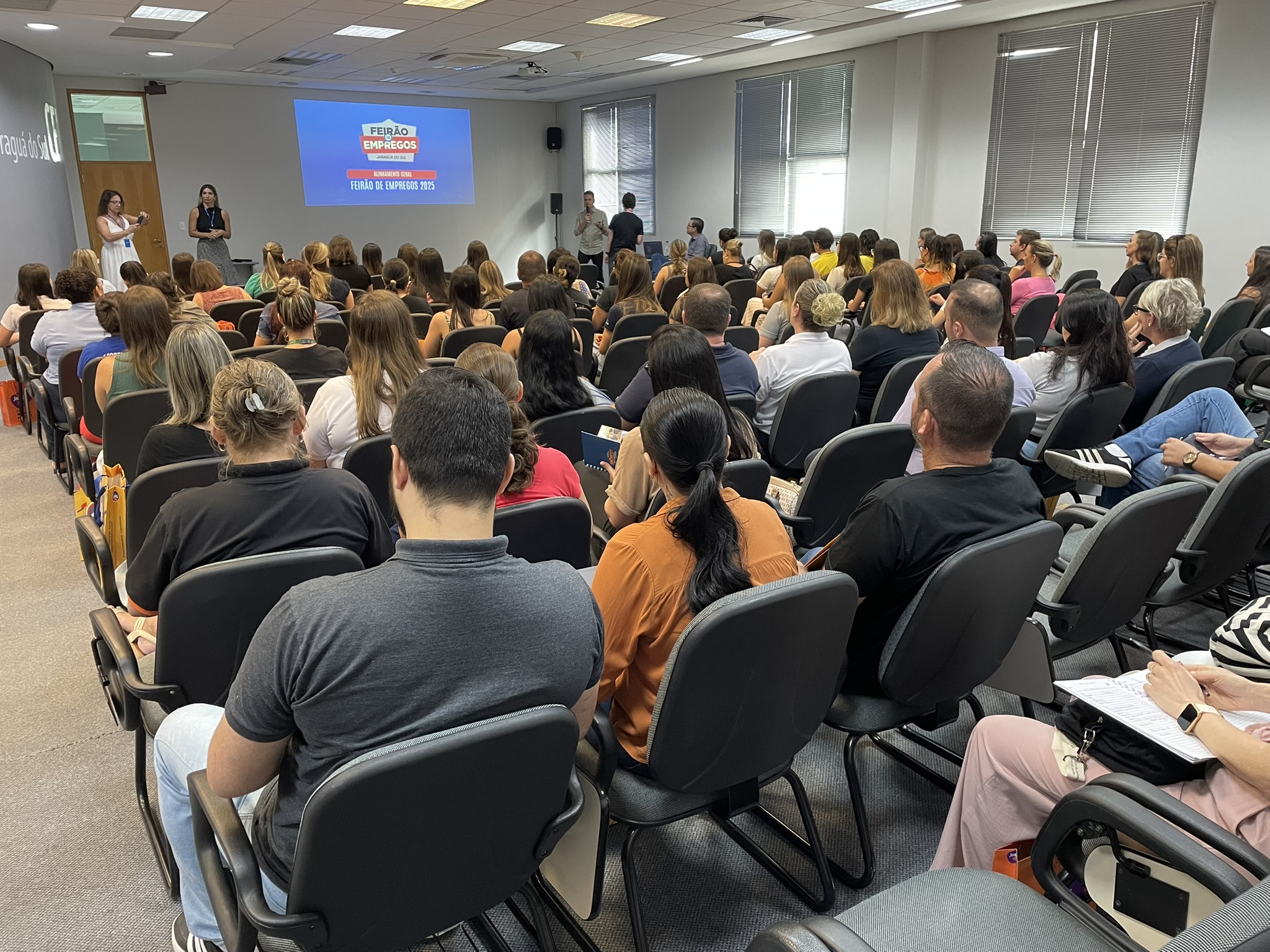 3º Feirão de Empregos de Jaraguá do Sul: Recorde de mais de 3.200 vagas em diversas áreas neste sábado, 15