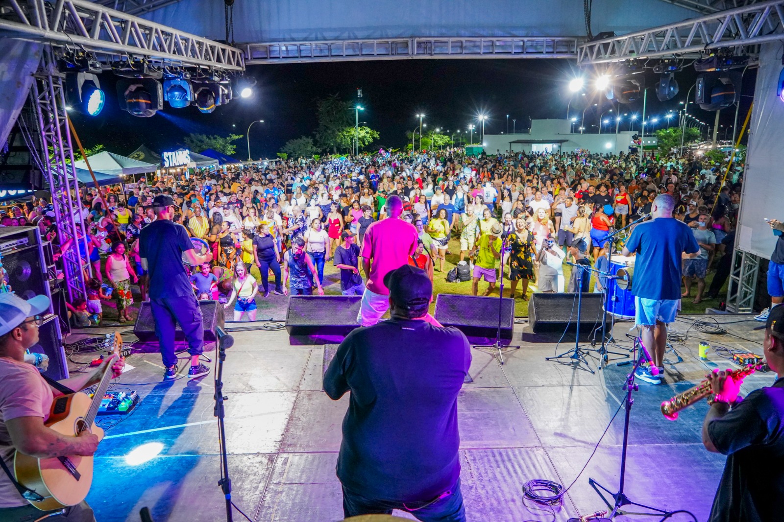 Grito de Carnaval reúne 2,5 mil pessoas no Parque Via Verde em Jaraguá do Sul no último sábado (1º)