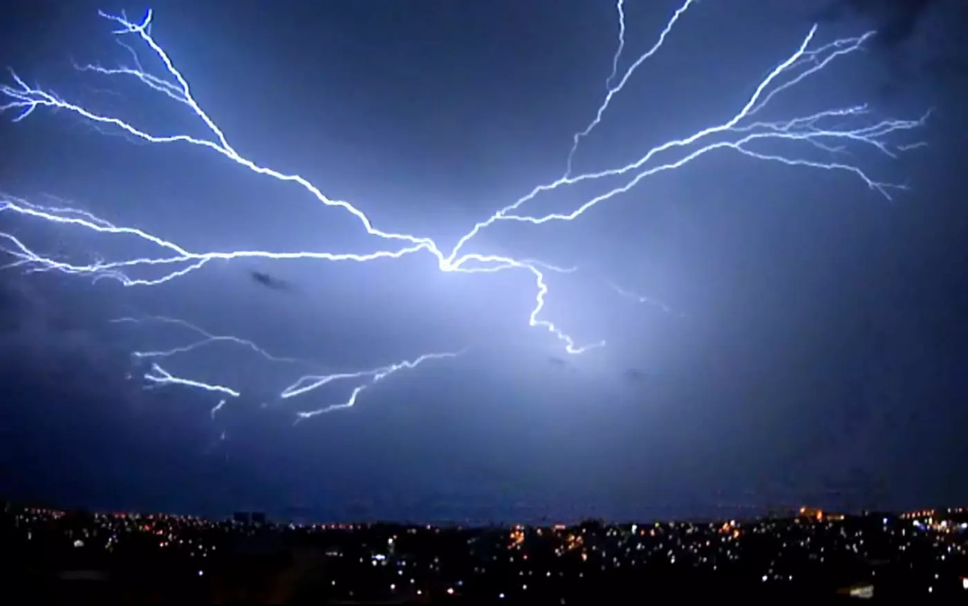 Frente fria trará chuva entre quinta e sexta-feira