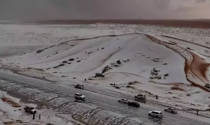 Inédito - Caiu neve no deserto da Arábia Saudita