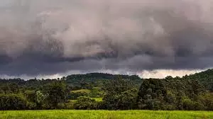 Previsão - Frente fria com chuva