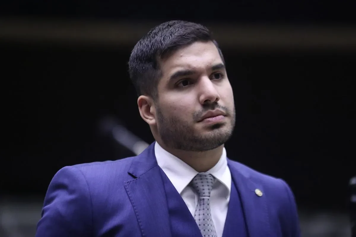 Deputado André Fernandes (PL) completa 2 meses sem trabalhar