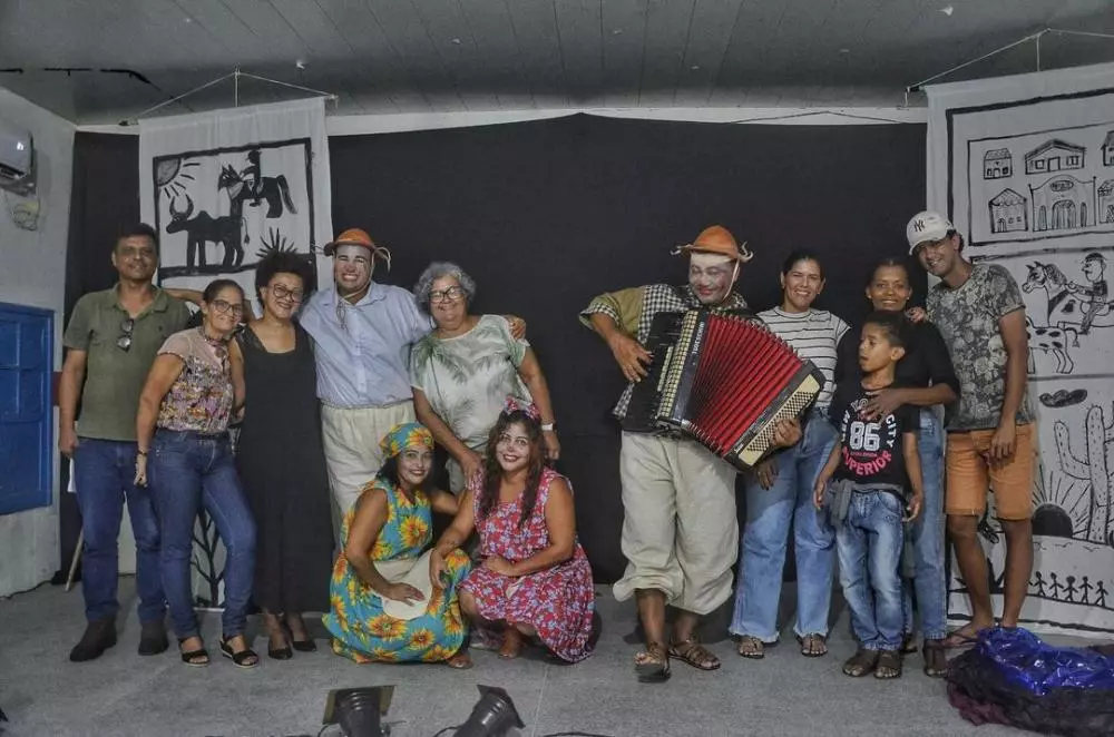 Teofilândia Celebra Aniversário com Espetáculo de Artes Cênicas “Pedras em Cena: O Ouro Encantado”.