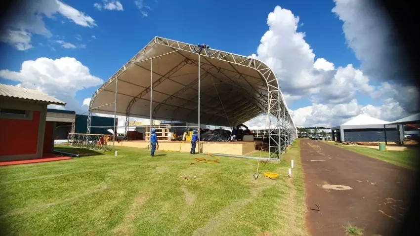 Montagem dos estandes para o 36º Show Rural Coopavel estão liberadas