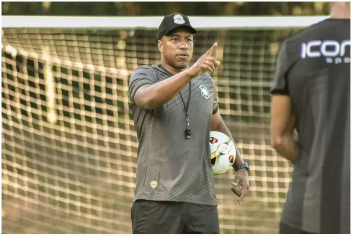 RODRIGO CÉSAR: Campeão estadual e bicampeão da Copa ES, treinador avalia o momento do futebol Capixaba.