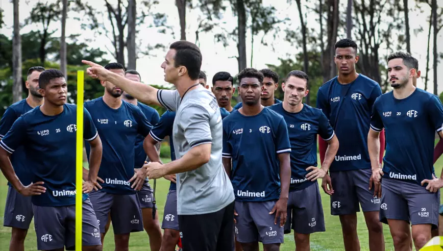 JUNIOR ROCHA: Ferroviária-SP segue treinando forte para estreia na série A-2  Paulista.