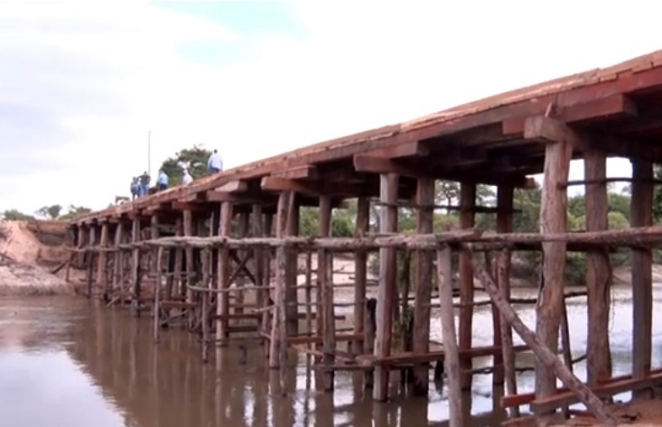 Ponte queimada entre Luciara e Porto Alegre do Norte é reconstruída e já está liberada para tráfego de veiculos