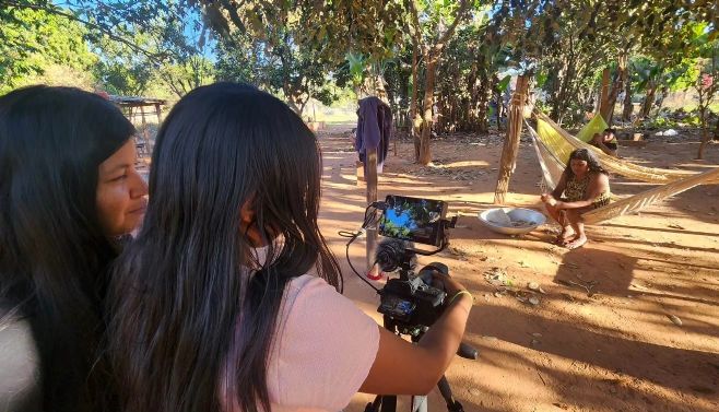 Mulheres indígenas de MT são diretoras de filme sobre técnicas ancestrais de cultivo e preparo de alimentos