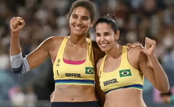 Brasil conquista ouro no vôlei de praia dos Jogos Olímpicos de Paris