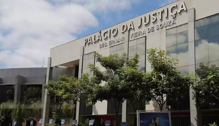 Professor é condenado a 2 anos de prisão por comparar homossexualidade de colega a doença em MT