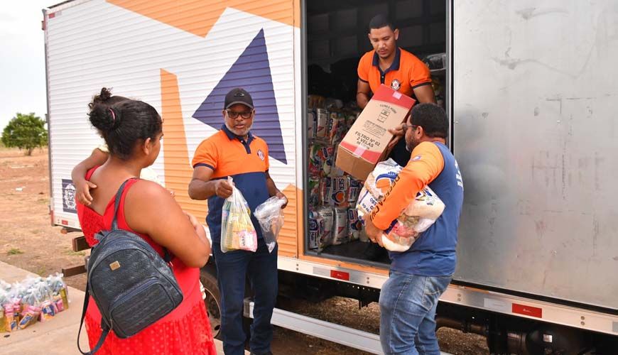 Governo de MT entrega 1,3 mil cestas de alimentos à população afetada pelos incêndios florestais