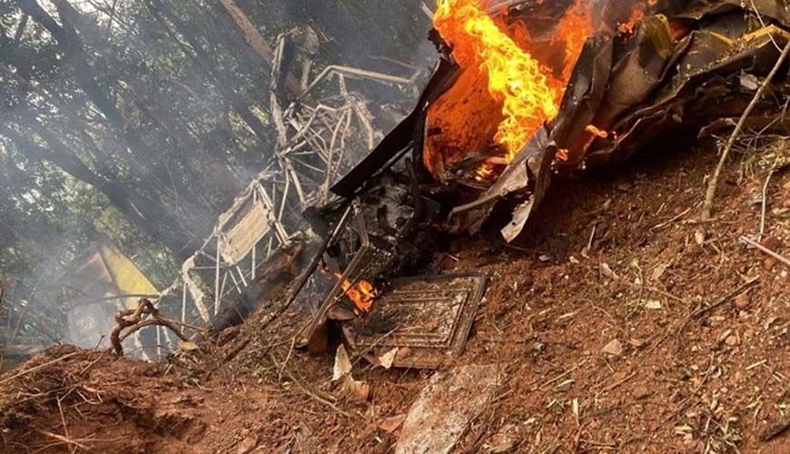 Helicóptero do Corpo de Bombeiros cai e deixa 6 mortos