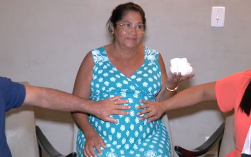 Tia engravida aos 61 anos para que sobrinha realize o sonho de ser mãe