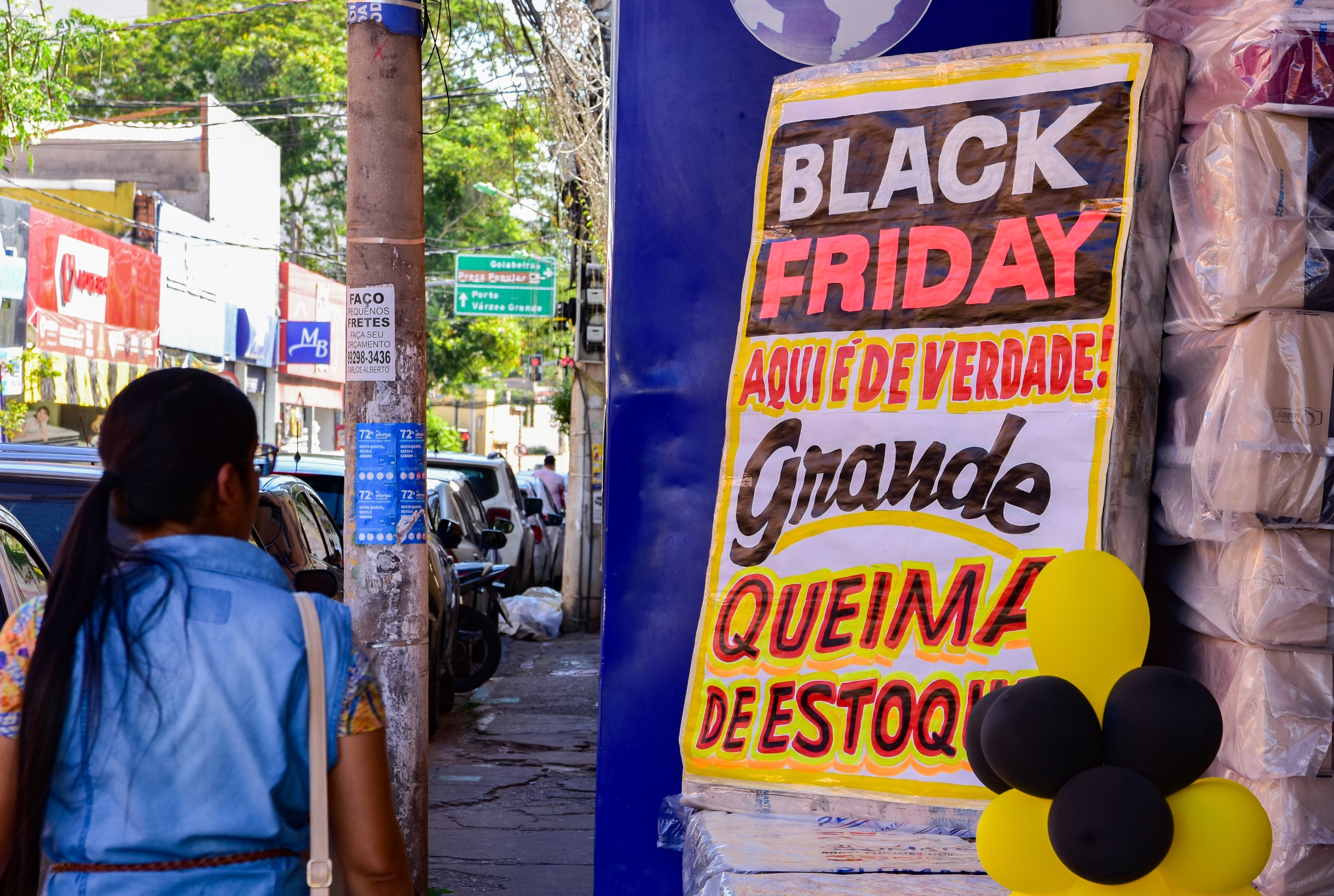 Consumidores devem pesquisar preços de produtos antes da Black Friday e ficar atentos, orienta Procon-MT