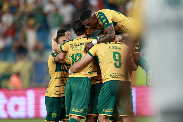 Nota MT premia 501 torcedores para jogo do Cuiabá e Corinthians desta segunda-feira(28)