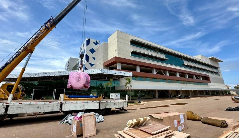 Governo inicia instalação de aparelhos de ressonância magnética no Hospital Central