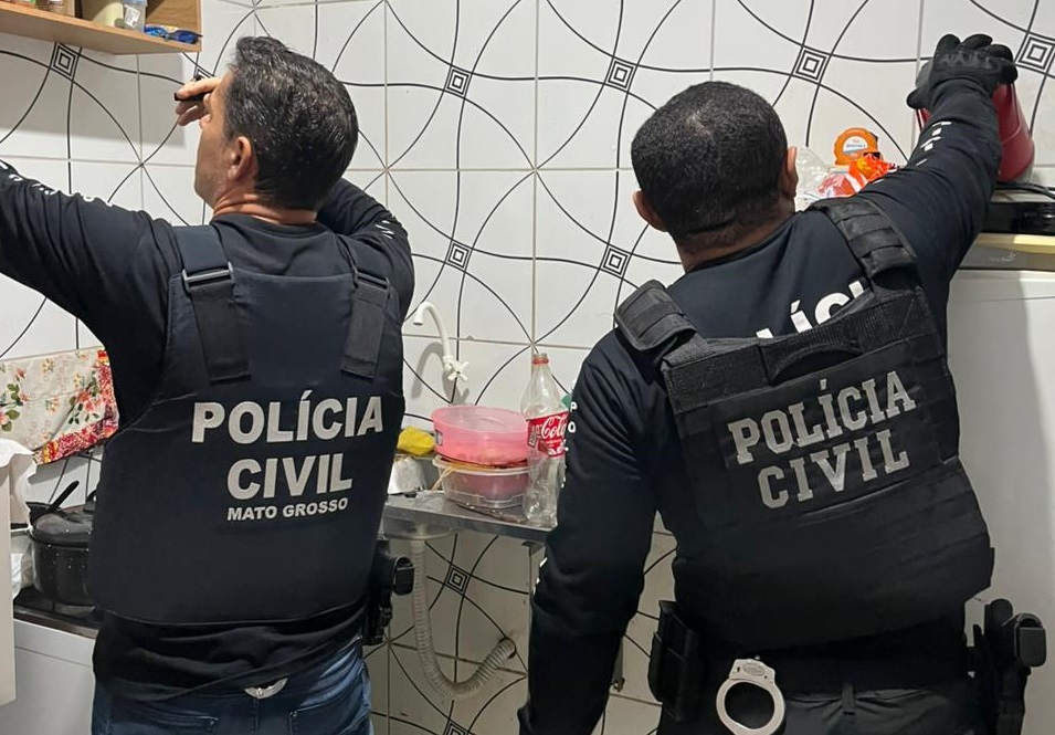 Polícia Civil cumpre 13 mandados contra facção criminosa envolvida com tráfico em Água Boa e região